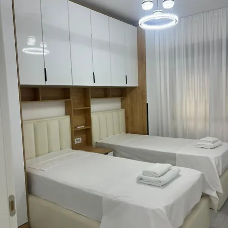 Lägenhet Lika Mali I Robit Golem (Tirana)